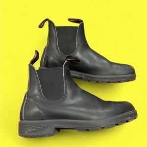 Blundstone Black Leather Chelsea Boots